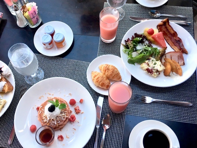 ロイヤルハワイアンホテルのサーフラナイ朝食ブッフェ