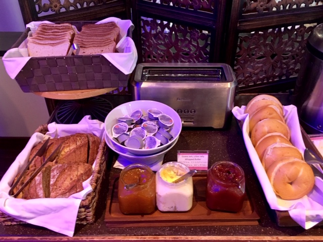 ロイヤルハワイアンホテルのサーフラナイ朝食ブッフェ