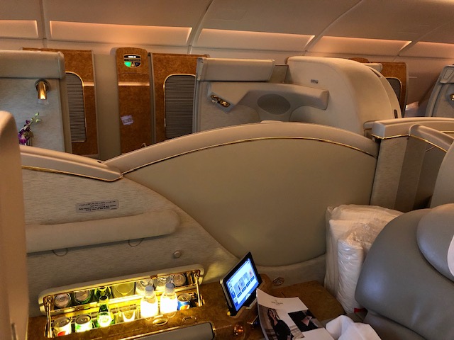 エミレーツ航空】A380 ファーストクラス搭乗記 香港→ドバイ JALマイル 