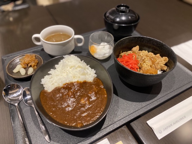 成田空港国際線JALサクララウンジ