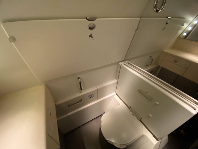 シンガポール航空ファーストクラスのおトイレ