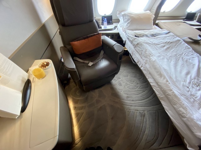 シンガポール航空A380スイートクラスのベッド