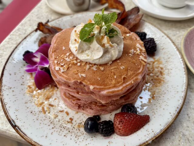 ロイヤルハワイアンホテル ピンクパンケーキ
